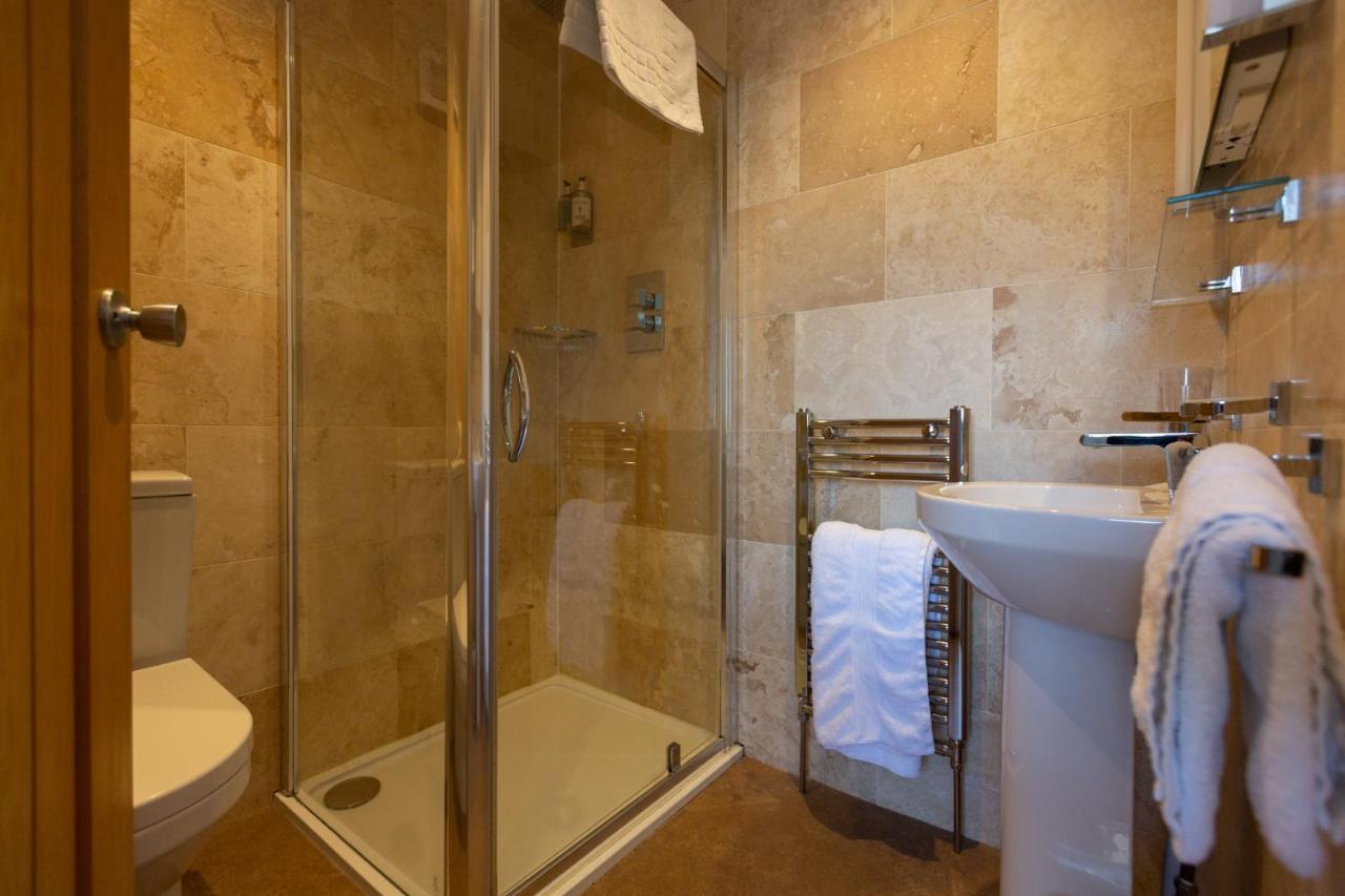 The White Swan 4* Scotter